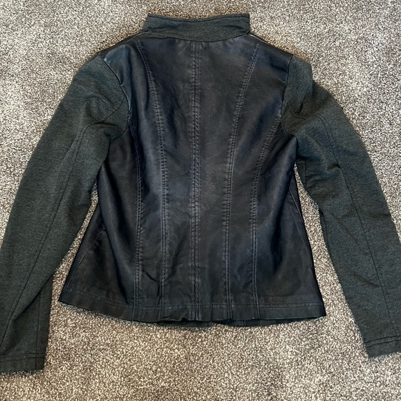 Buckle Jacket - Picture 3 of 5